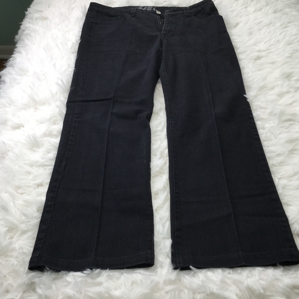 Bill Blass - Women's Black Jeans - Picture 2 of 7